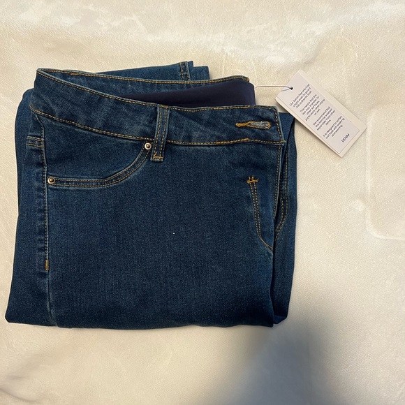 Maternity jeans! - Picture 2 of 3